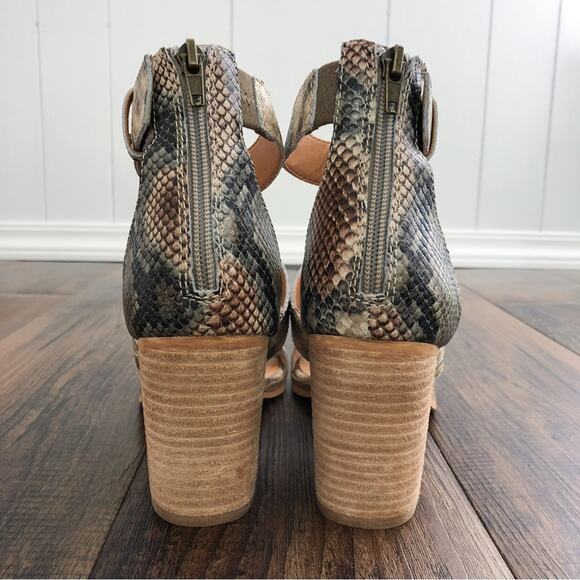 Frye & Co Strappy Sandal Leather Block Heel Neutral Snakeskin Taupe Size 8.5 - Picture 10 of 15